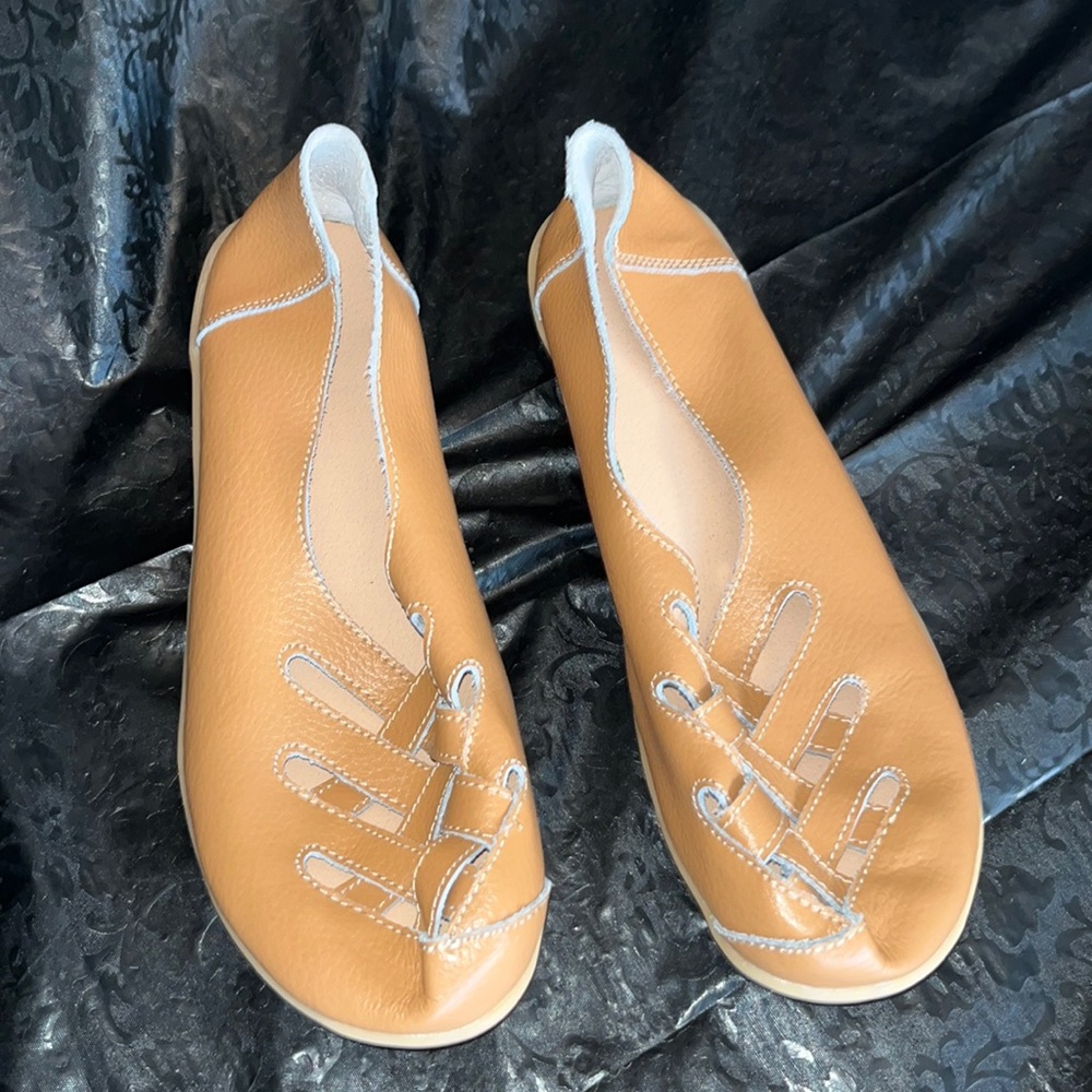 Comfort Shoes Size 41 NWOT (I wear 8.5/9) Fit Me